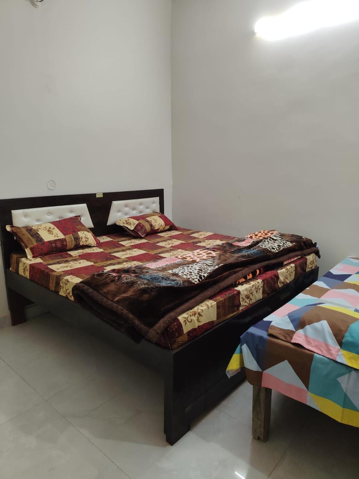 Rudra Prabha Guest House Ayodhya Экстерьер фото